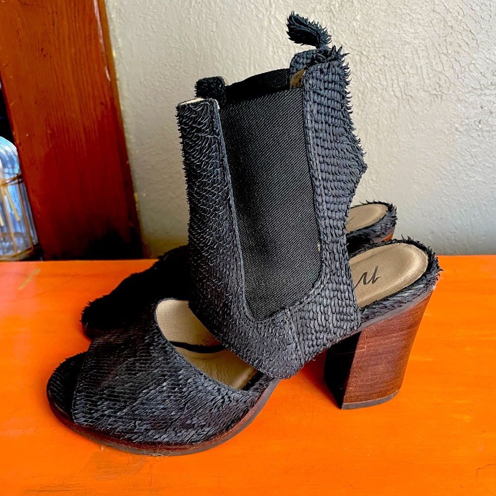 Matisse textured heel